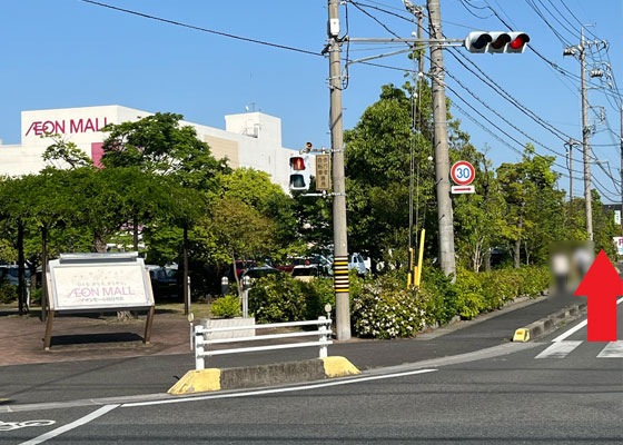 iCracked Store イオンモール四日市北への道順2