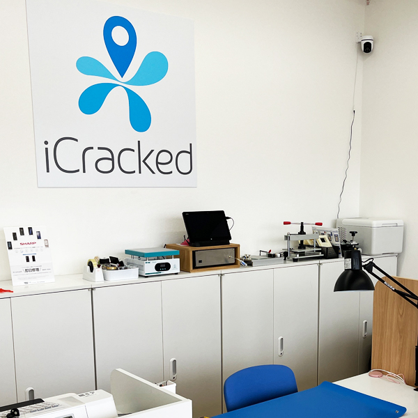 iCracked Store イオンスタイル秋田茨島