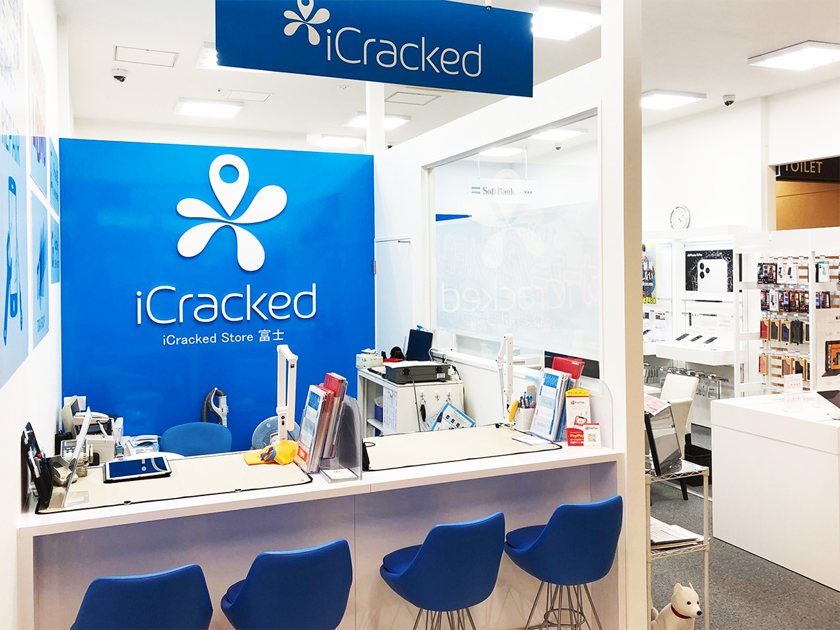 iCracked Store イオンタウン富士南の店舗画像
