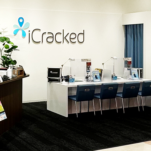 iCracked Store イオンタウン金沢示野