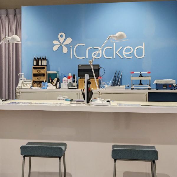 iCracked Store 神戸三宮元町