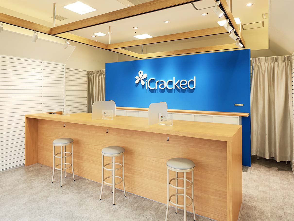 iCracked Store みのおキューズモールの店舗画像