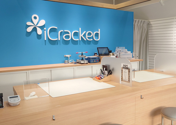iCracked Store みのおキューズモールへの道順6