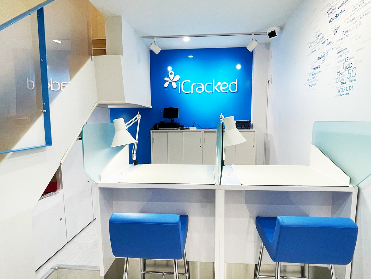iCracked Store 浦和の店舗画像