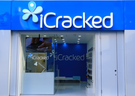 iCracked Store 渋谷